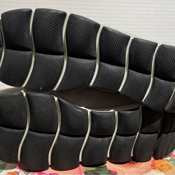 Authentic Prada slipper sneakers in soft grey suede - Picture 9 of 13